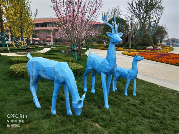 玻璃鋼商場(chǎng)美陳雕塑