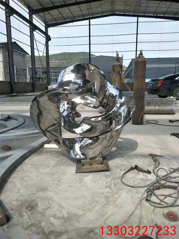 不銹鋼鏡面雕塑