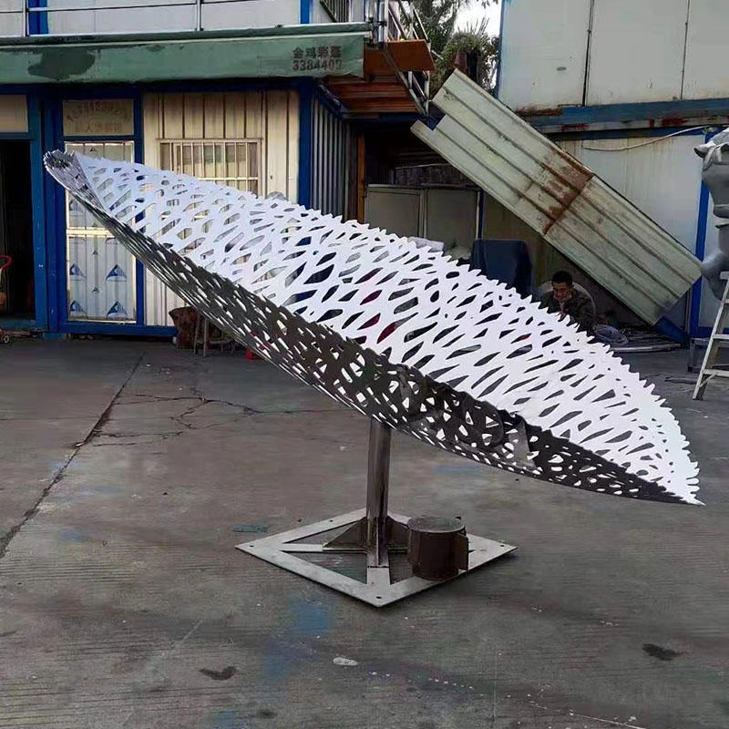 不銹鋼鏤空雕塑