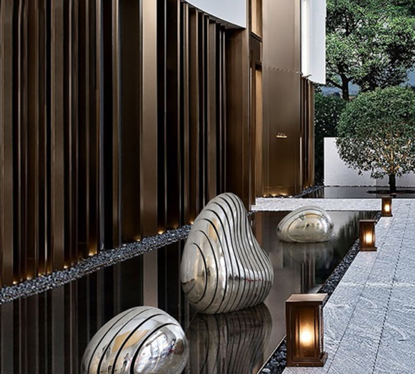 不銹鋼藝術(shù)雕塑